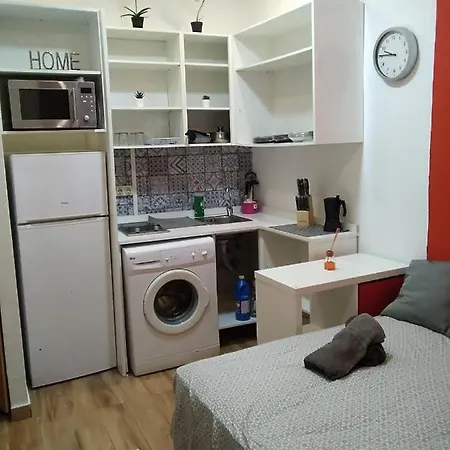 Apartment Estudio Cerca Del Carrefour Rosaleda Malaga