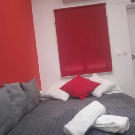 Estudio Cerca Del Carrefour Rosaleda Apartment